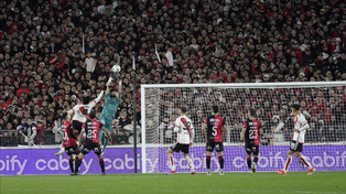 Lucas Hoyos fue el único de las inferiores de Newells que fue titular ante River.