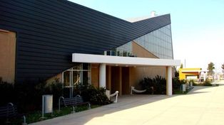 El ingreso al salón de eventos Los Sueños, donde una graduación terminó el sábado por la madrugada en una fuerte pelea.