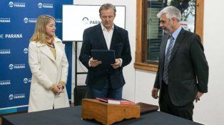 El intendente de Paraná, Adán Bahl, tomó juramento a Javier Abdala como nuevo Secretario de Hacienda, Innovación, Empleo, Ciencia y Tecnología