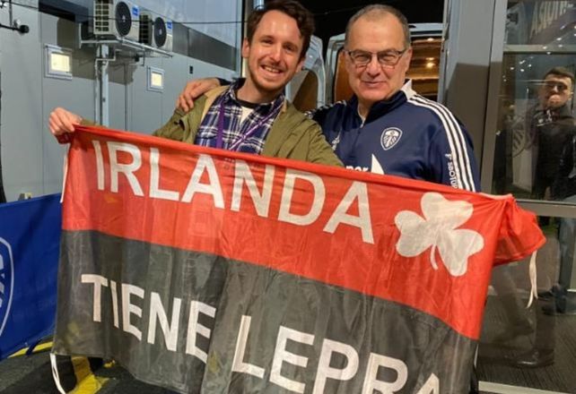 La historia del irlandés que se hizo fanático de Newells por Marcelo Bielsa y Mauricio Pochettino
