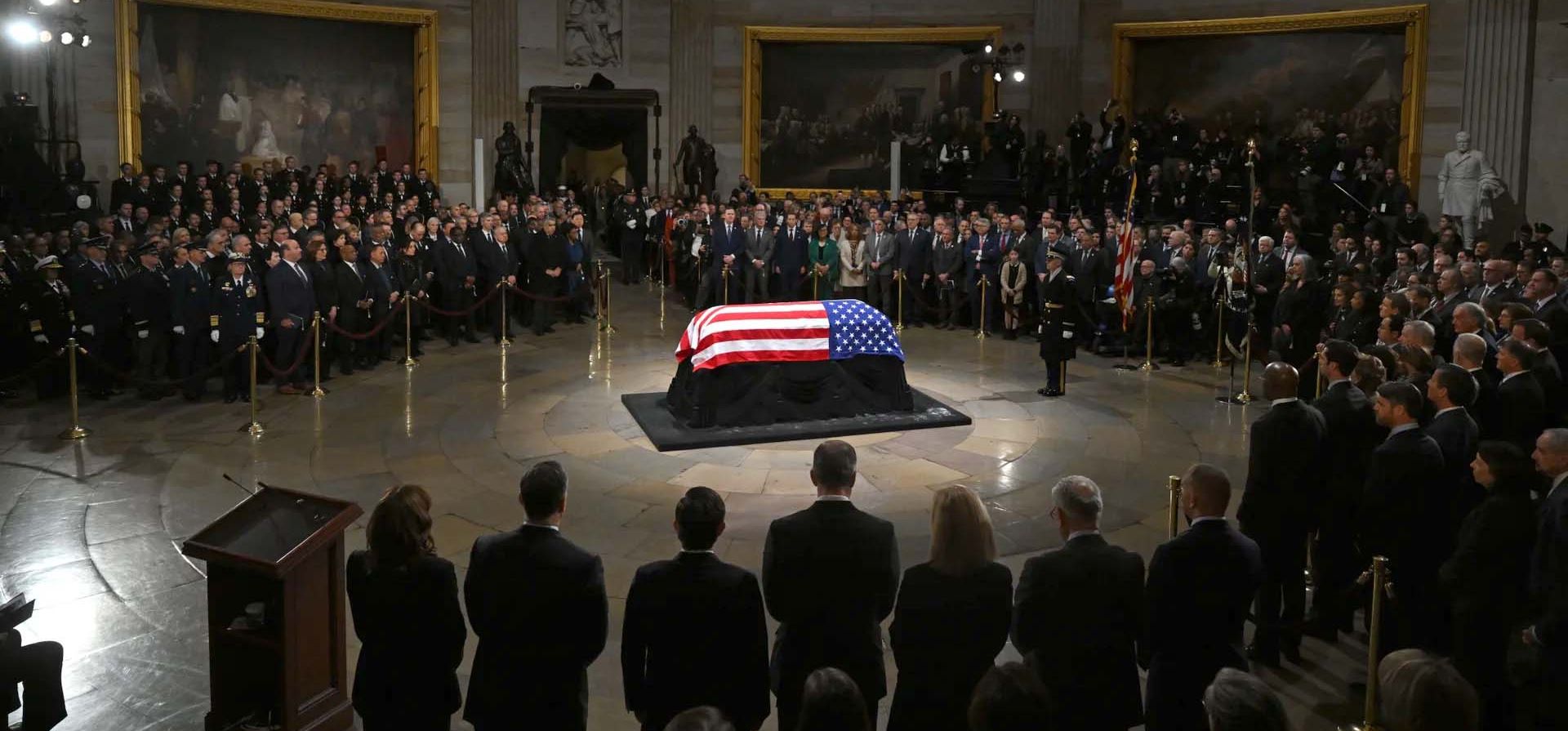 El expresidente estadounidense Jimmy Carter, quien murió la semana pasada a la edad de 100 años, yace en la rotonda del Capitolio de Estados Unidos, Washington, Estados Unidos. Fotografía: Rex/Shutterstock El expresidente estadounidense Jimmy Carter, quien murió la semana pasada a la edad de 100 años, yace en la rotonda del Capitolio de Estados Unidos, Washington, Estados Unidos. Fotografía: Rex/Shutterstock