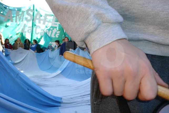 Desde Amsafe reclamaron la apertura de las paritarias y el retraso del comienzo de clases