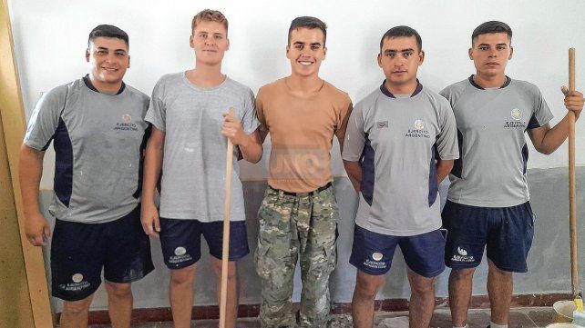 Equipo. Desde la Dirección Departamental de Escuelas hicieron público el agradecimiento a los soldados y al jefe de regimiento local