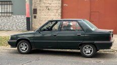 Así quedó el Renault 9 en Cerrito al 100 bis. Así quedó el Renault 9 en Cerrito al 100 bis.