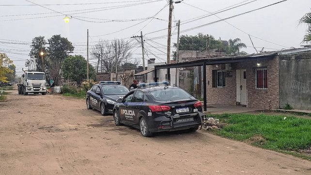La joven fue baleada en la cabeza frente a sus hijos en barrio Transporte