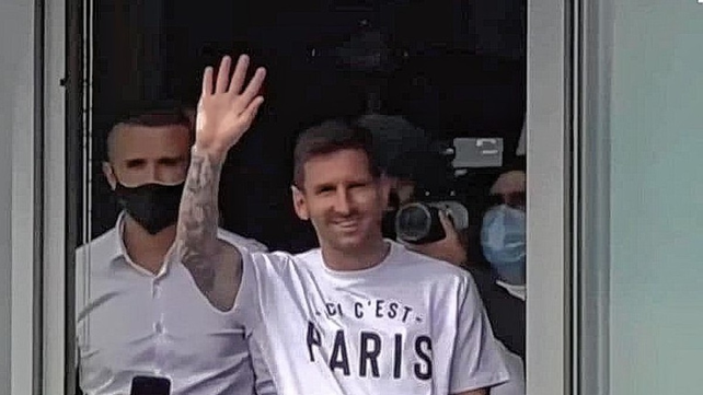Lionel Messi ya está en Francia para firmar con el PSG