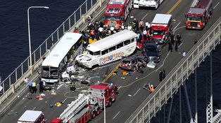 Chocaron en Seattle un vehículo anfibio con turistas y un ómnibus: cuatro muertos