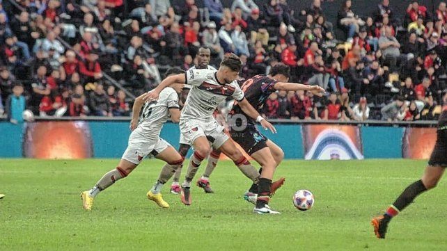 En Colón ya le buscan reemplazante a Damián Batallini