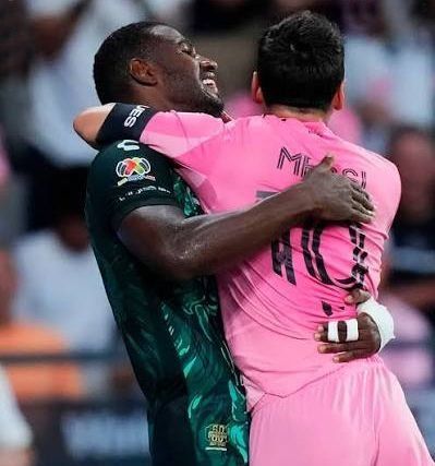 Romaña no ocultó la emoción de compartir cancha con Messi