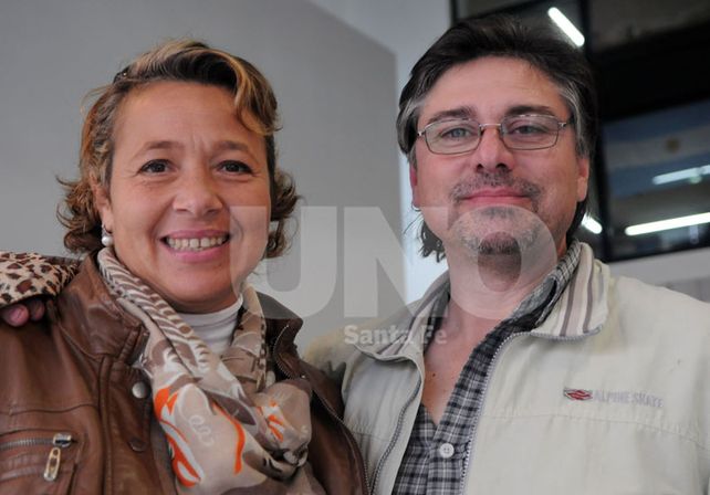 Felices. Así se mostraron Sandra Istillarte y Rodolfo Di Terlizzi tras conocer el fallo judicial. “Las niñas estás maravillosas”