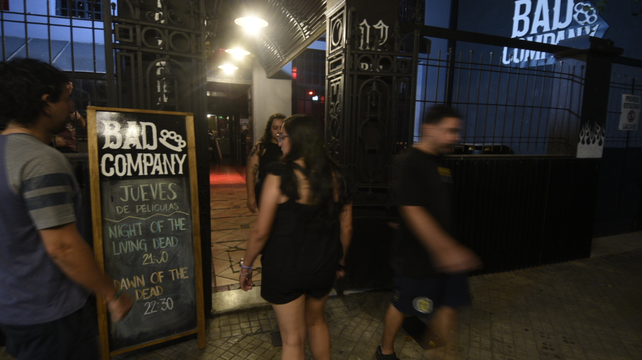 Noche de cine en barrio Pichincha. Suspenso y terror en la cálida noche de Rosario.