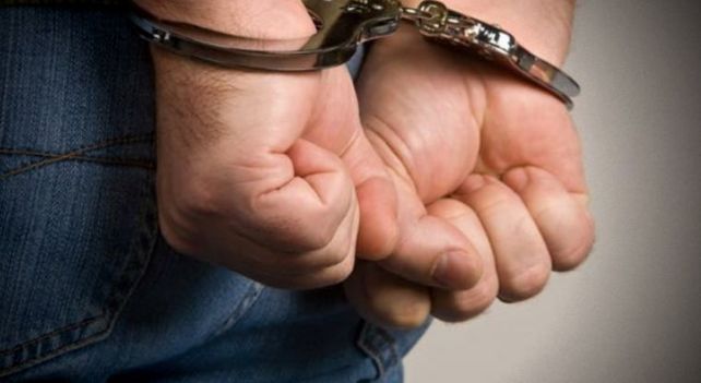 Abusó de hija, hijastra, gallinas y el perro: 3 años de prisión