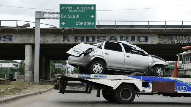 Un hombre murió al caer con su auto desde un puente de la Circunvalación de Rosario