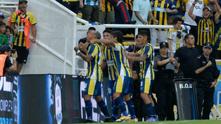 Jhonatan Candia se desahoga y grita con todo su gol con la vista puesta en la popular.