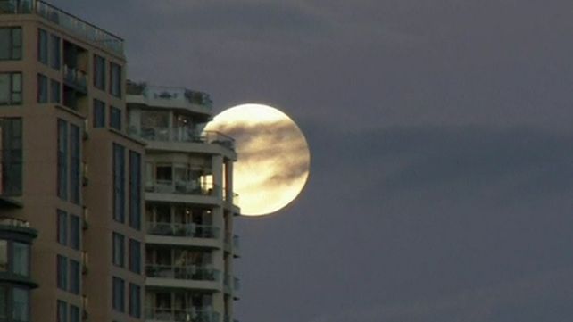 Así se ve la Superluna por el mundo