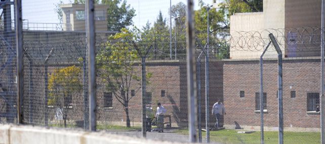 Recapturaron a diez internos que intentaron fugarse de la Alcaidía de Rosario