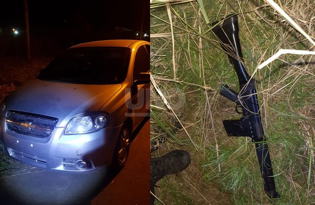 El auto en donde se trasladaban los delincuentes y el arma secuestrada.