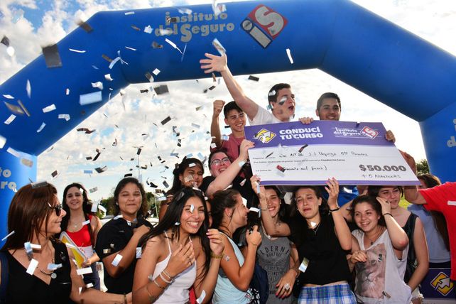 El festejo de los estudiantes que ganaron la edición del año pasado.&nbsp;