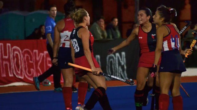 En el clásico futbolero trasladado al Torneo Dos Orillas de hockey