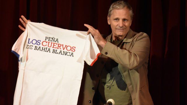 Viggo Mortensen presentó su libro en Bahía Blanca: Se que acá se escribe