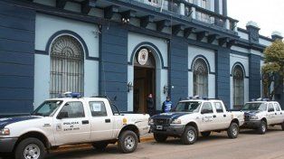 El marido de la joven fallecida salió de la Jefatura Departamental este martes por la noche.