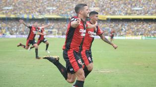 Marzo 2022. Juanchón García celebra el gol de la victoria ante Central en Arroyito.