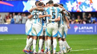 Argentina ganó en su debut.