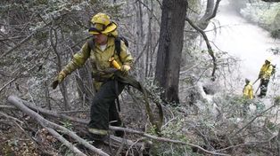 El incendio forestal rodea a Villa Futaleufú