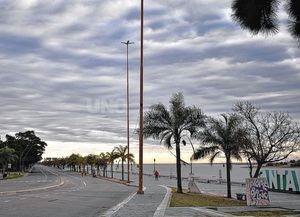 Un martes con neblina y mucha humedad en la ciudad de Santa Fe