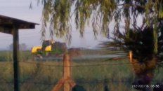 Los agroquímicos se aplican a solo 100 metros de las viviendas. Hubo vecinos que decidieron abandonar sus casas mientras duró la aplicación del 18 de febrero último en barrio Quebradas de Andino II. Los agroquímicos se aplican a solo 100 metros de las viviendas. Hubo vecinos que decidieron abandonar sus casas mientras duró la aplicación del 18 de febrero último en barrio Quebradas de Andino II.