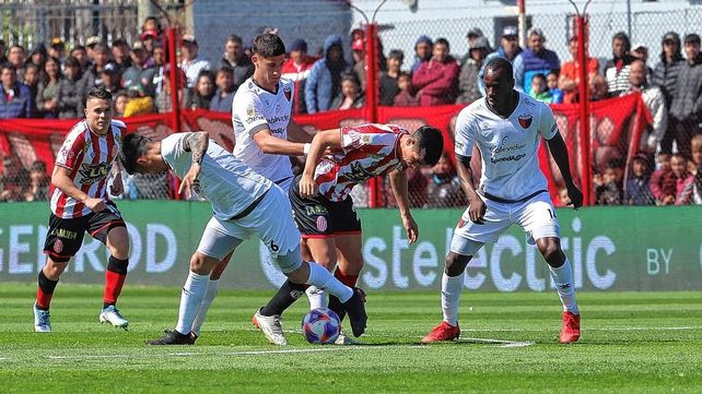 El minuto a minuto del duelo entre Barracas Central y Colón