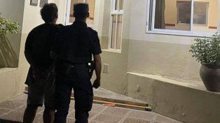 Un joven golpeó a un policía y fue detenido en San José