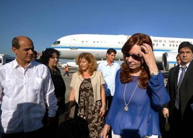 La presidenta llegó a las 10 hora de Argentina