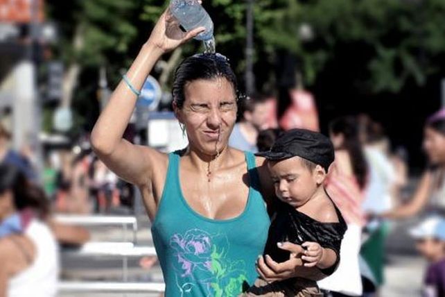 Qué implica el alerta rojo y cómo evitar el golpe de calor