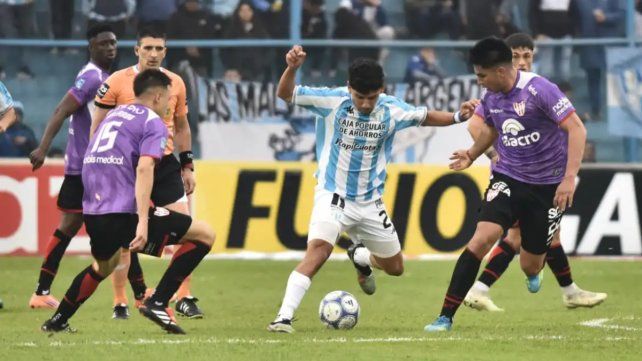 Atlético Tucumán e Instituto no se sacaron ventajas y terminaron 0-0