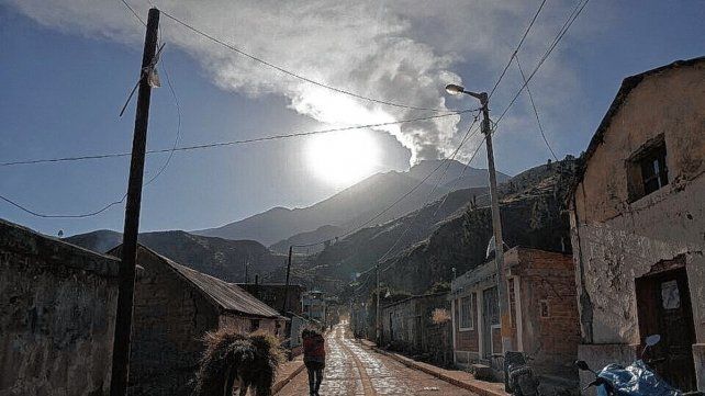 Perú declara la emergencia por la actividad del volcán de Ubinas. Ya hubo 17 explosiones en dos días y más de 170 sismos.&nbsp;