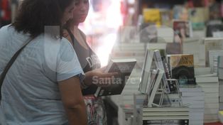 Las novelas y los libros de política derrocaron a los de autoayuda