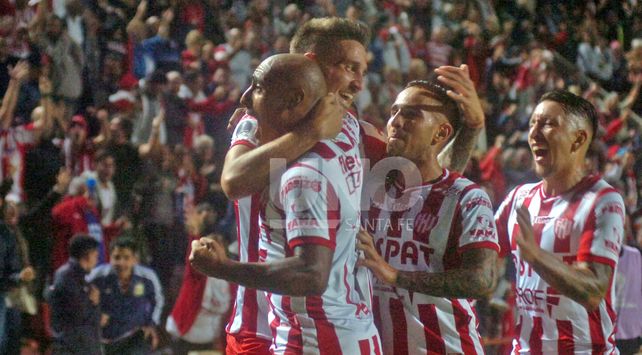 Postales de una noche histórica.&nbsp; &nbsp; &nbsp; &nbsp; &nbsp; &nbsp; &nbsp; &nbsp; &nbsp; &nbsp; &nbsp; &nbsp; &nbsp; &nbsp; &nbsp; &nbsp; &nbsp; &nbsp; &nbsp; &nbsp; &nbsp; &nbsp; &nbsp; &nbsp; &nbsp; &nbsp; &nbsp; &nbsp; &nbsp; &nbsp; &nbsp; Crédito José Busiemi