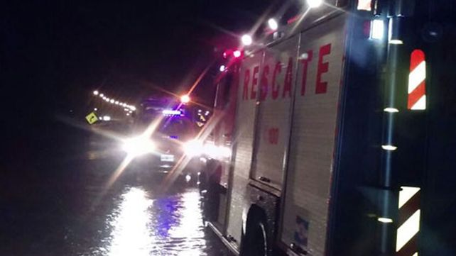 La lluvia arrasa en Concepción del Uruguay: vuelcos, destrozos y familias anegadas