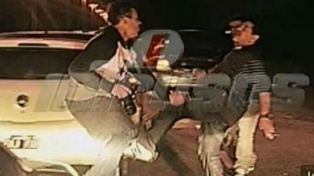 Diego tuvo una noche de furia en Ezeiza: insultó, apedreó y pateó a los fotógrafos