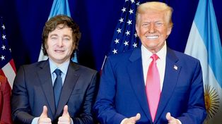 Fotografías con la corbata carmesí de Donald Trump