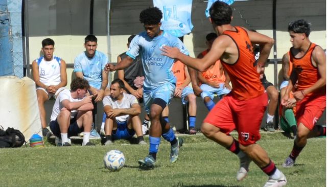 Argentino.El equipo de José Previti finalizó la pretemporada con amistosos en el Olaeta.