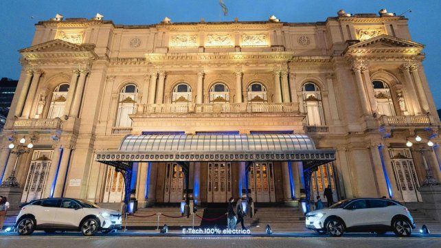 Noche de gala en el Colón para el Megane E-Tech 100% eléctrico