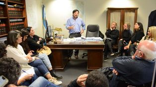 El encuentro con el fiscal federal sirvió para conocer el estado de las causas.