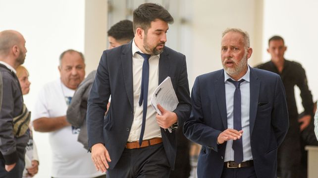 El fiscal Gastón Avila y el abogado querellante Marcos Cella, los acusadores de Ariel Matías Cabrera.