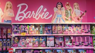 La muñeca Barbie es un ícono en juguetes importados y aunque la licencia la tiene Estados Unidos muchos modelos se fabrican en China.