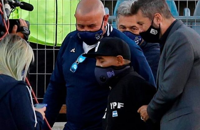 Internaron a Diego Maradona en La Plata