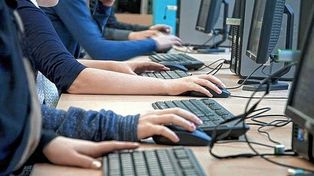 En grandes centros urbanos cerca del 90% de la población tiene telefonía móvil e internet