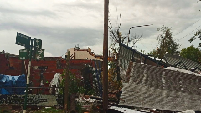 Tormenta en San Lorenzo. Parte de los daños en barrio 2 de Abril.