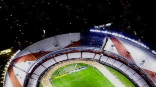 El recuerdo de los hinchas de Belgrano encerrados en el Monumental debido a los incidentes.